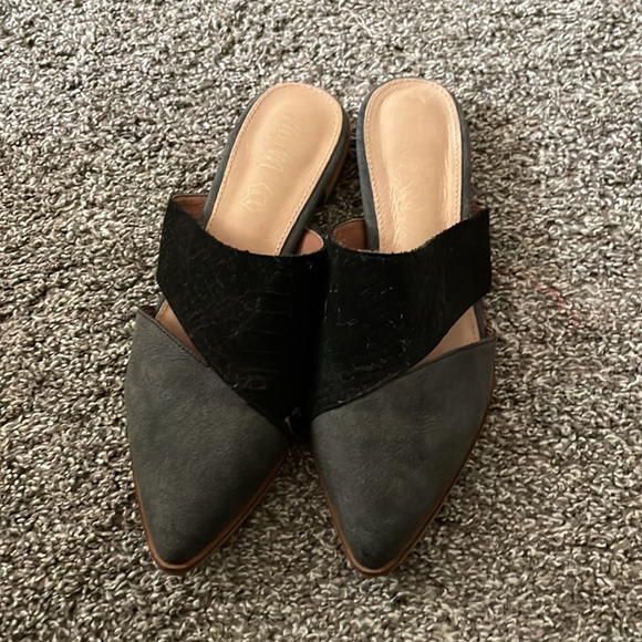 Mules - Picture 2 of 3